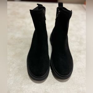 Blonde Bandit - Waterproof Suede Bootie - Black - Size 8.5